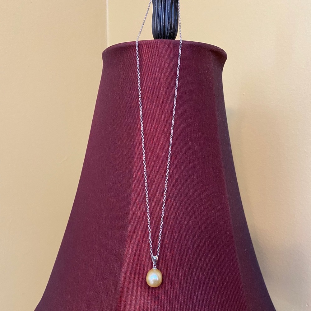 NWOT FRESHWATER PEARL STERLING NECKLACE